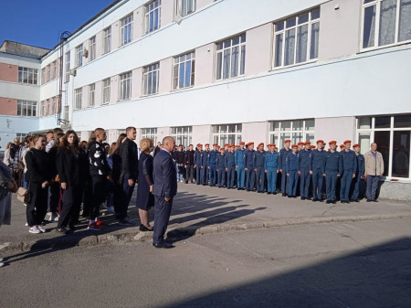 Торжественная церемония поднятия флага