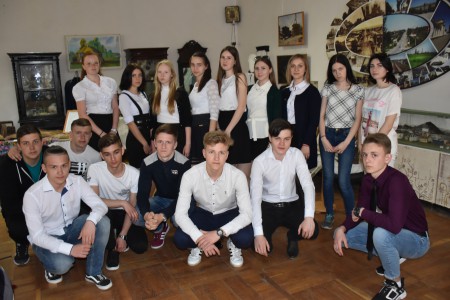 Война в историю входит, а память прошлое хранит