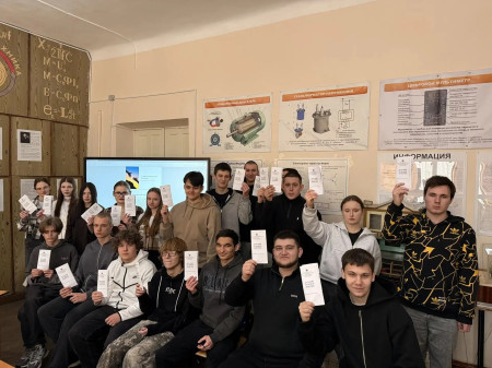 Детский телефон доверия — это важная служба.